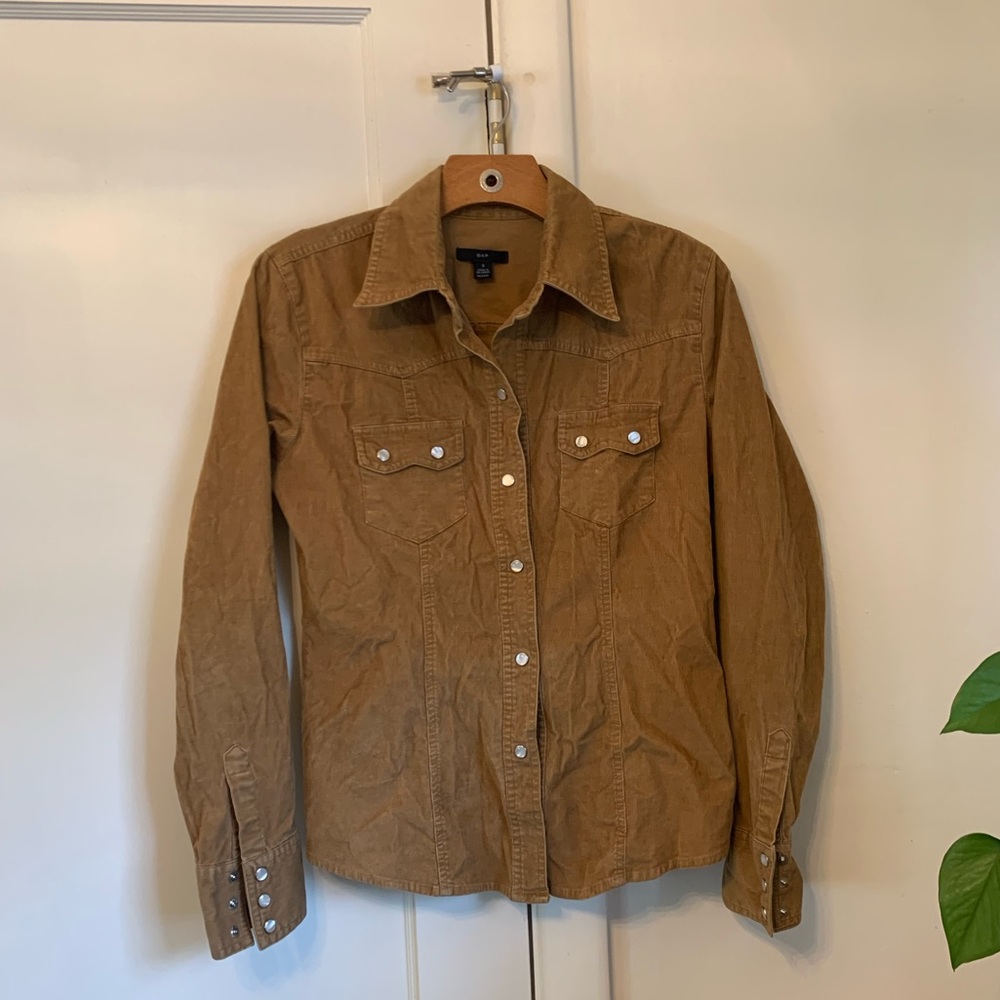 Corduroy Brown Button up by GAP. Stretchy soft fabric with opal buttons.